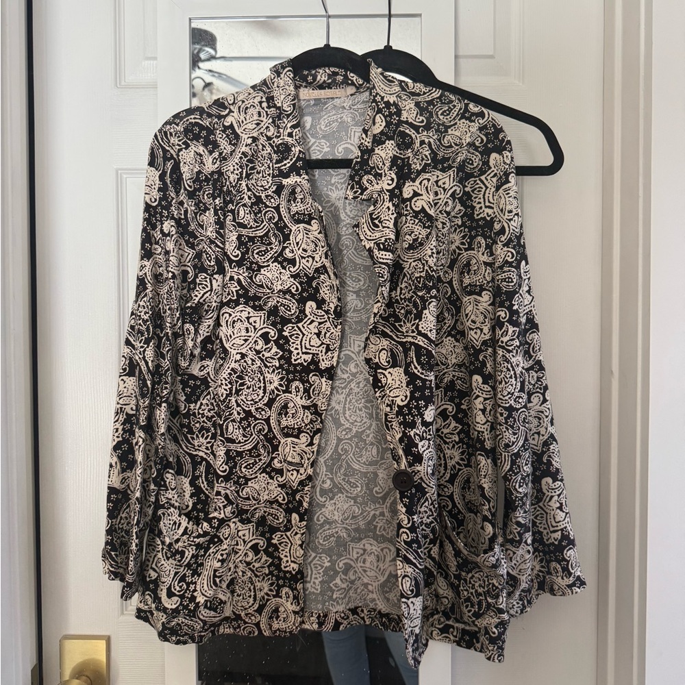 Novella Royale Black and White Paisley Jacket